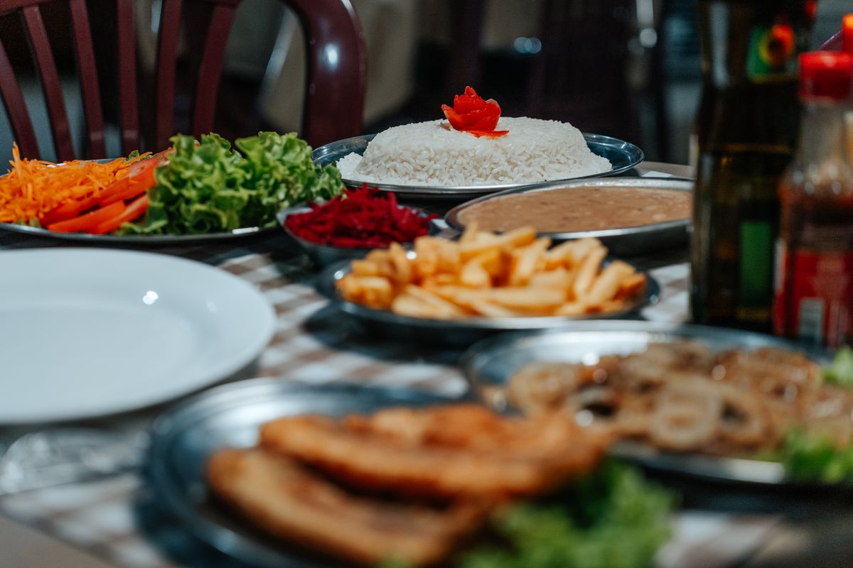 Almoco caseiro com comida mineira na Pousada Solar Dona Dora